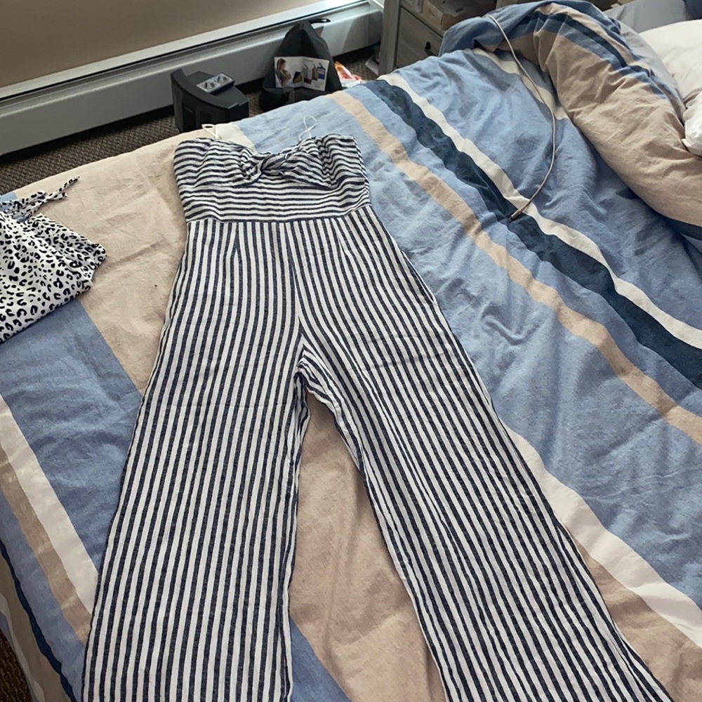 Vici - Lucille Linen Pocketed Jumpsuit